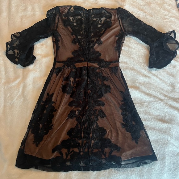 NWOT For Love & Lemons Dress - Picture 2 of 4